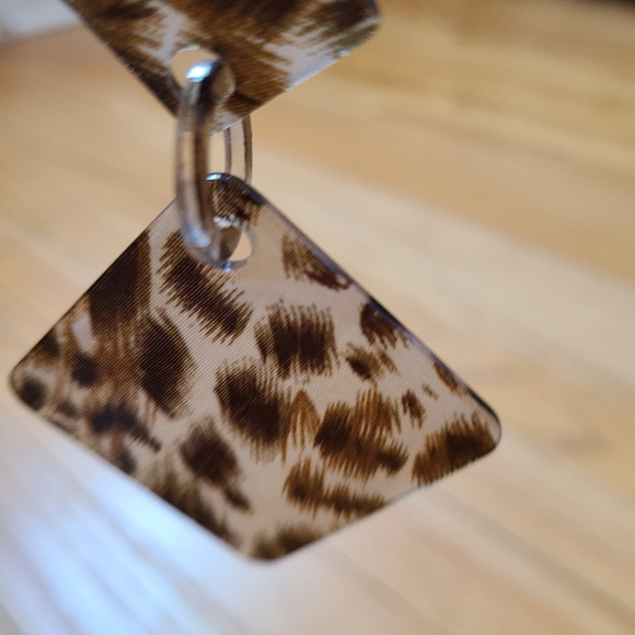 New Leopard Plastic Resin Earrings Black & Yellow - Picture 2 of 8